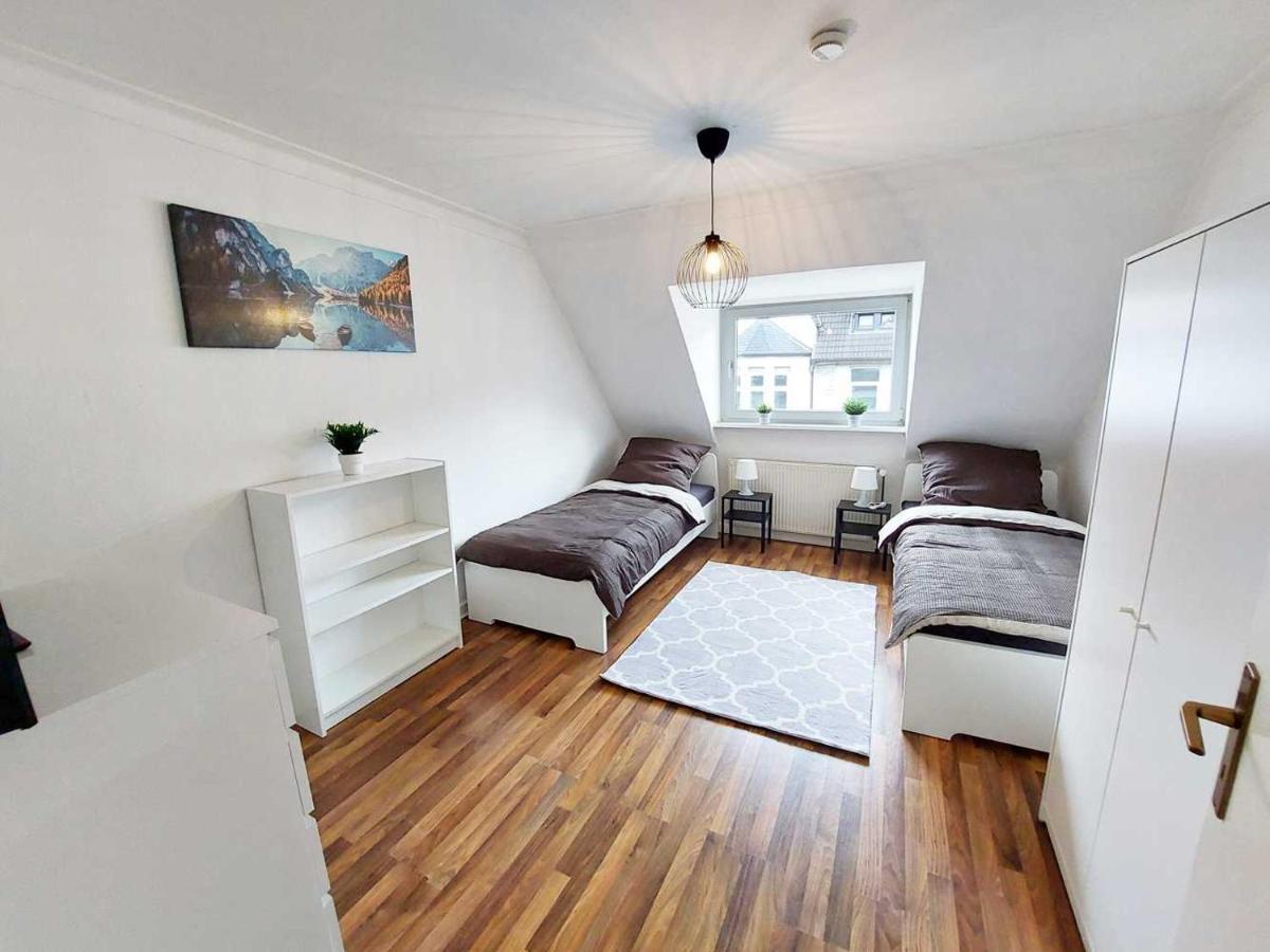 Cozy Apartment With Garden In Gelsenkirchen Exteriör bild
