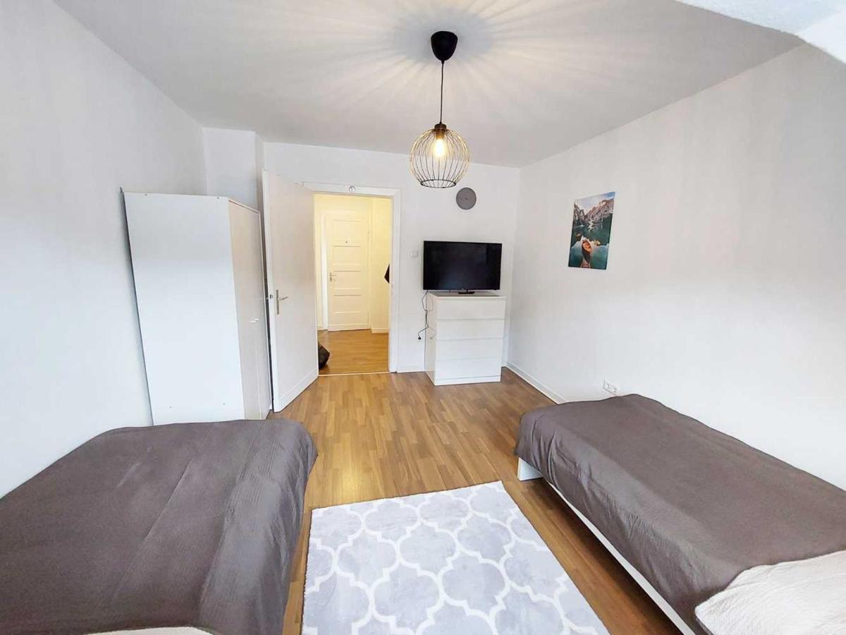 Cozy Apartment With Garden In Gelsenkirchen Exteriör bild