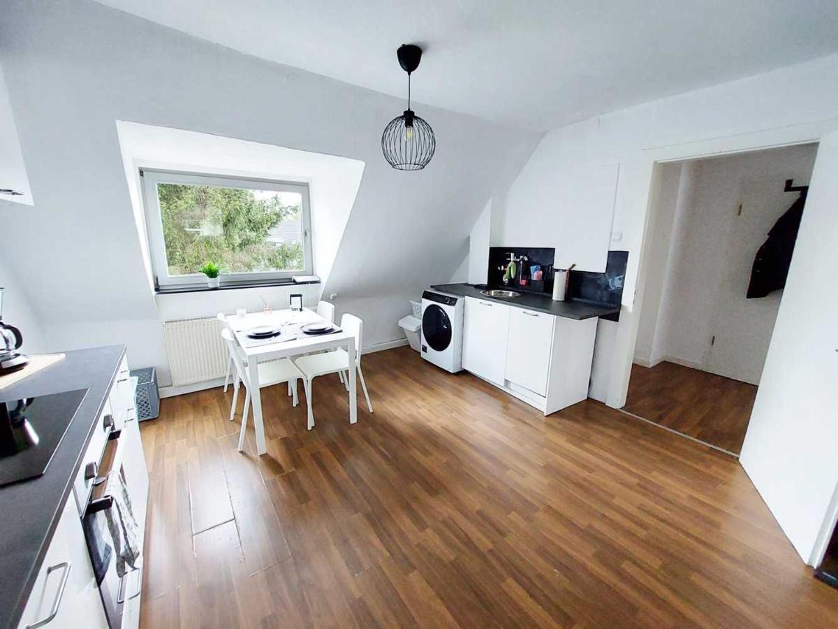 Cozy Apartment With Garden In Gelsenkirchen Exteriör bild