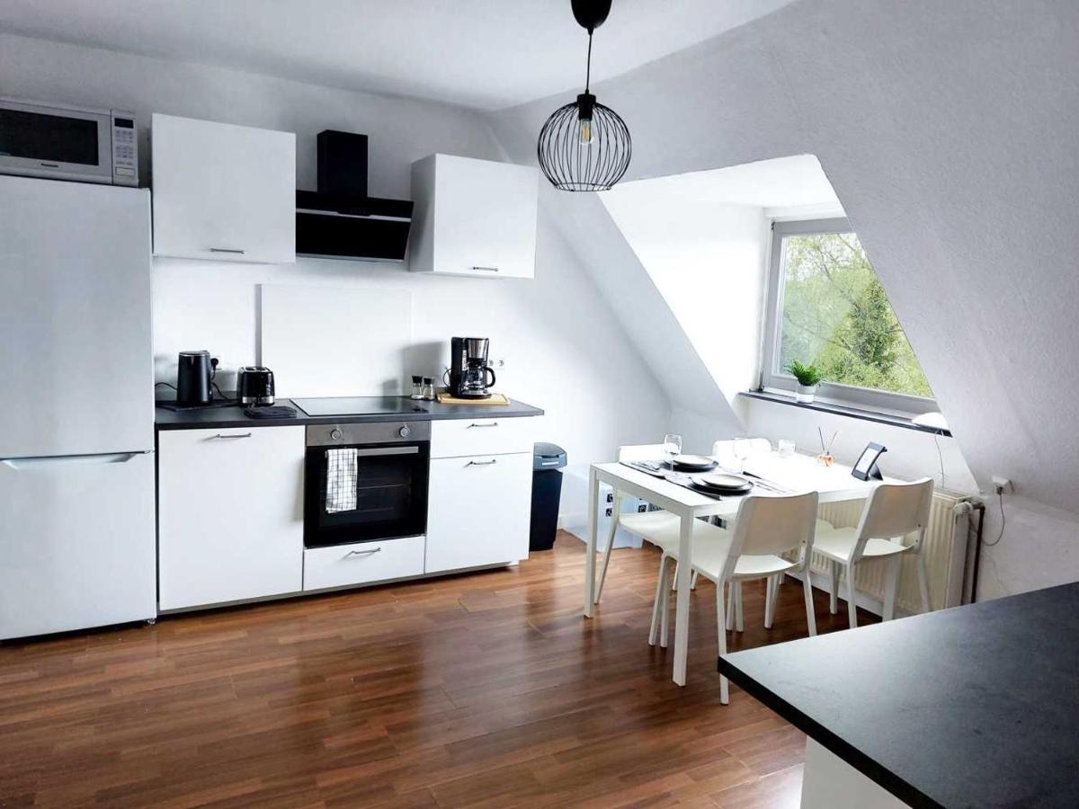 Cozy Apartment With Garden In Gelsenkirchen Exteriör bild