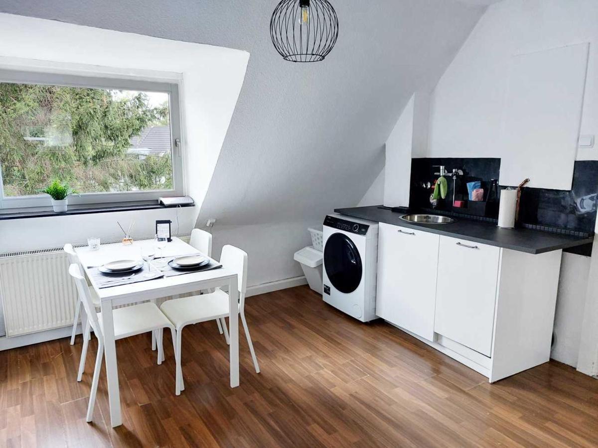 Cozy Apartment With Garden In Gelsenkirchen Exteriör bild