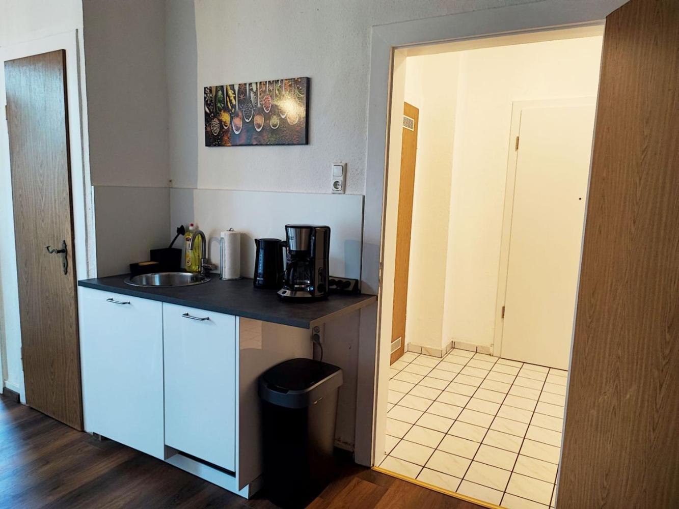 Cozy Apartment With Garden In Gelsenkirchen Exteriör bild