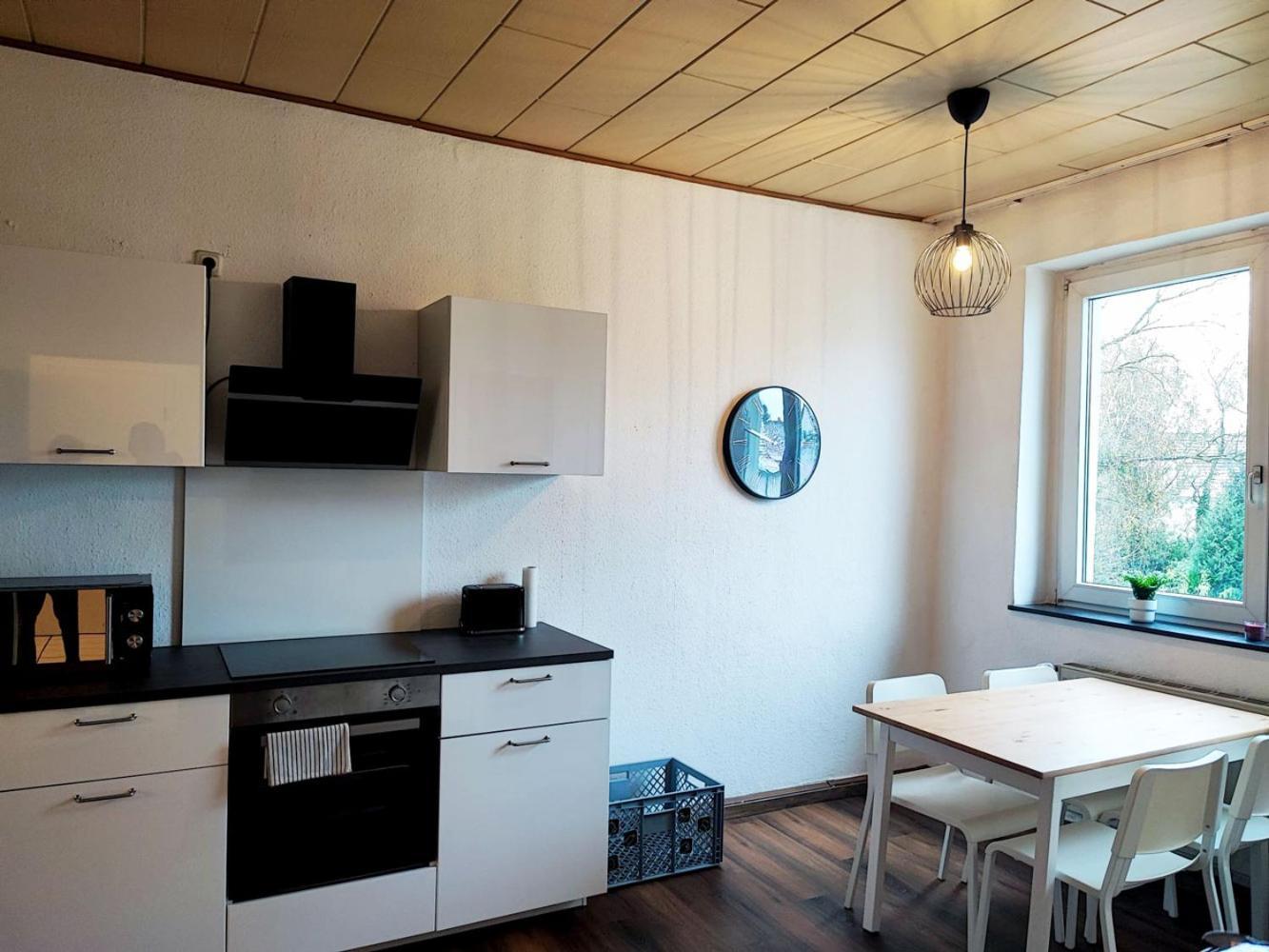 Cozy Apartment With Garden In Gelsenkirchen Exteriör bild