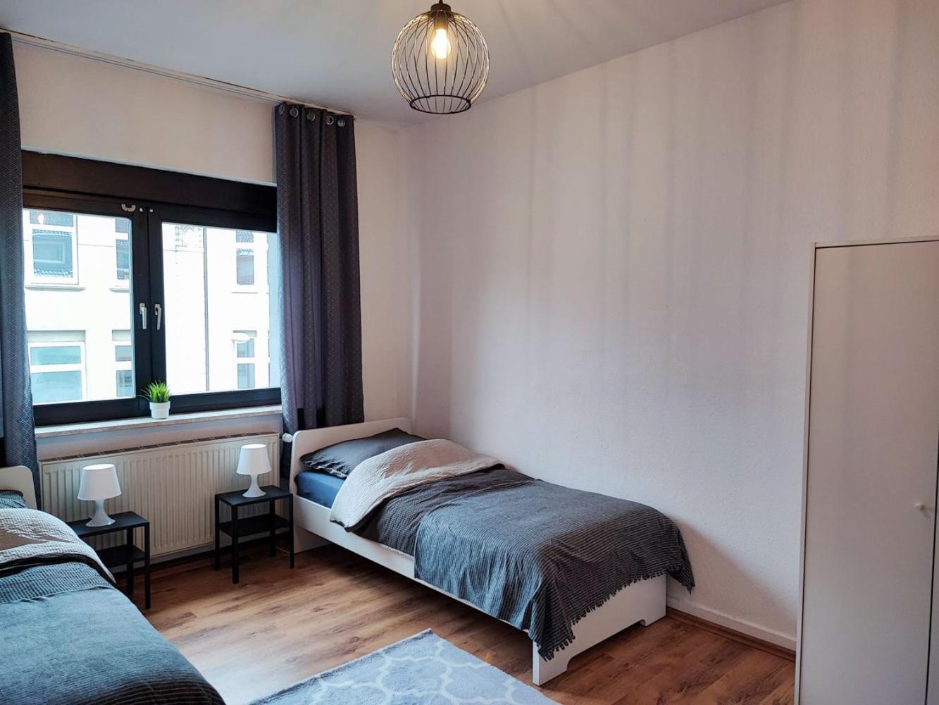 Cozy Apartment With Garden In Gelsenkirchen Exteriör bild
