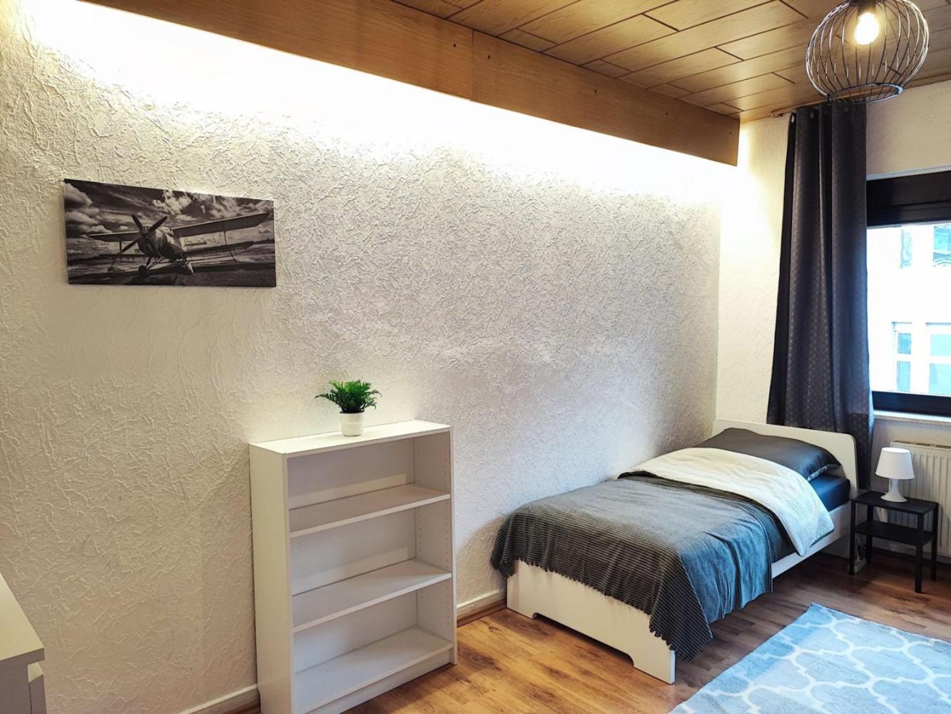 Cozy Apartment With Garden In Gelsenkirchen Exteriör bild
