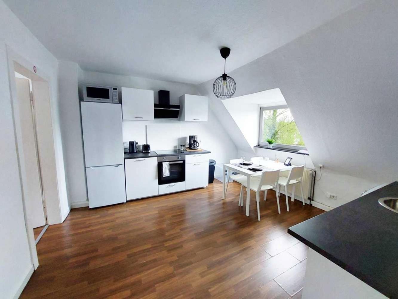 Cozy Apartment With Garden In Gelsenkirchen Exteriör bild