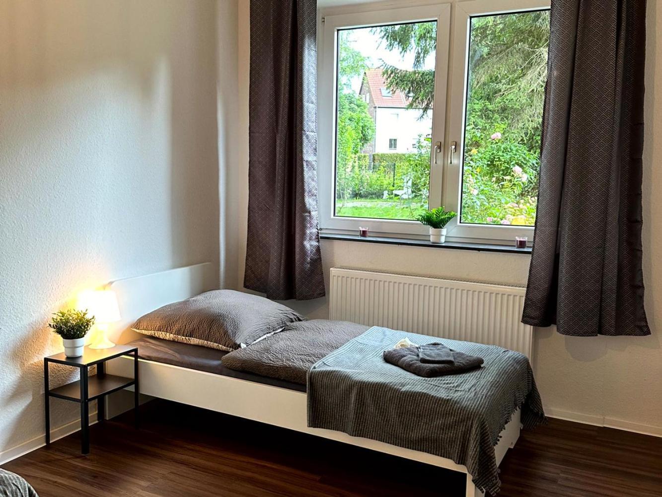 Cozy Apartment With Garden In Gelsenkirchen Exteriör bild