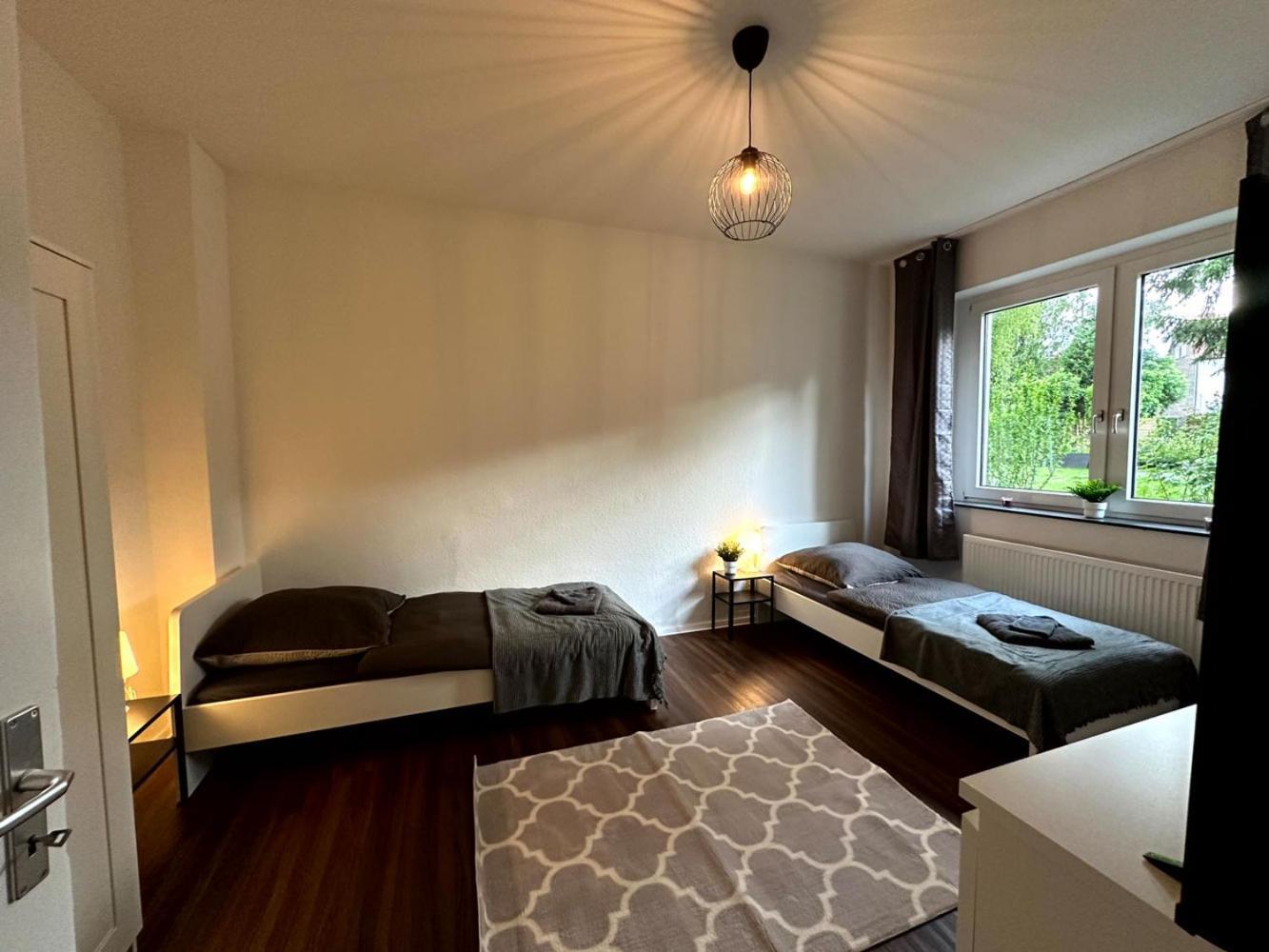 Cozy Apartment With Garden In Gelsenkirchen Exteriör bild