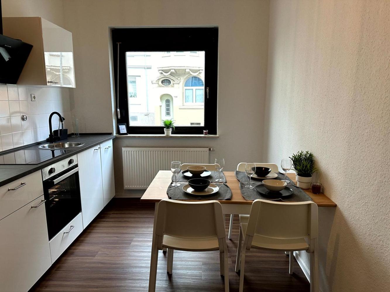 Cozy Apartment With Garden In Gelsenkirchen Exteriör bild