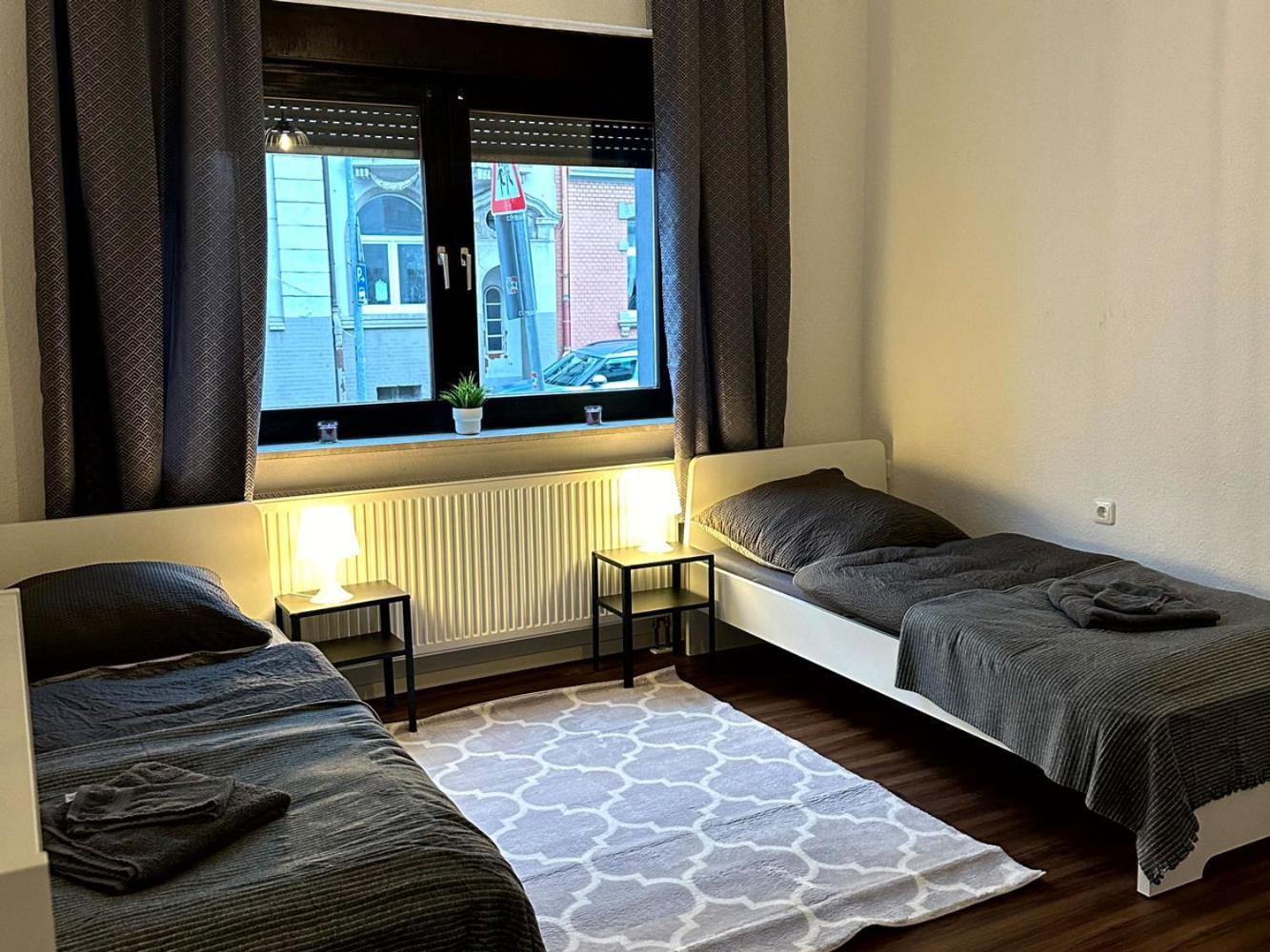 Cozy Apartment With Garden In Gelsenkirchen Exteriör bild