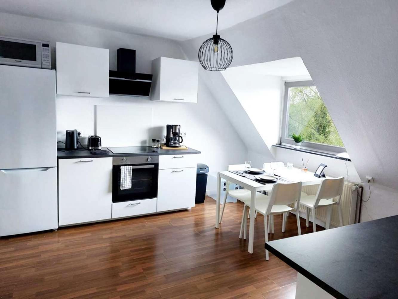 Cozy Apartment With Garden In Gelsenkirchen Exteriör bild